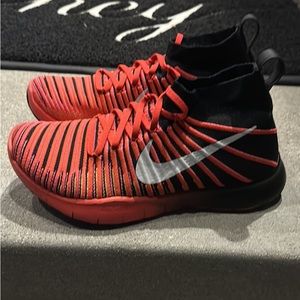 Men’s Nike Shoes Size 9